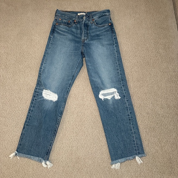 Levi Wedgie Straight Jeans - Picture 2 of 3